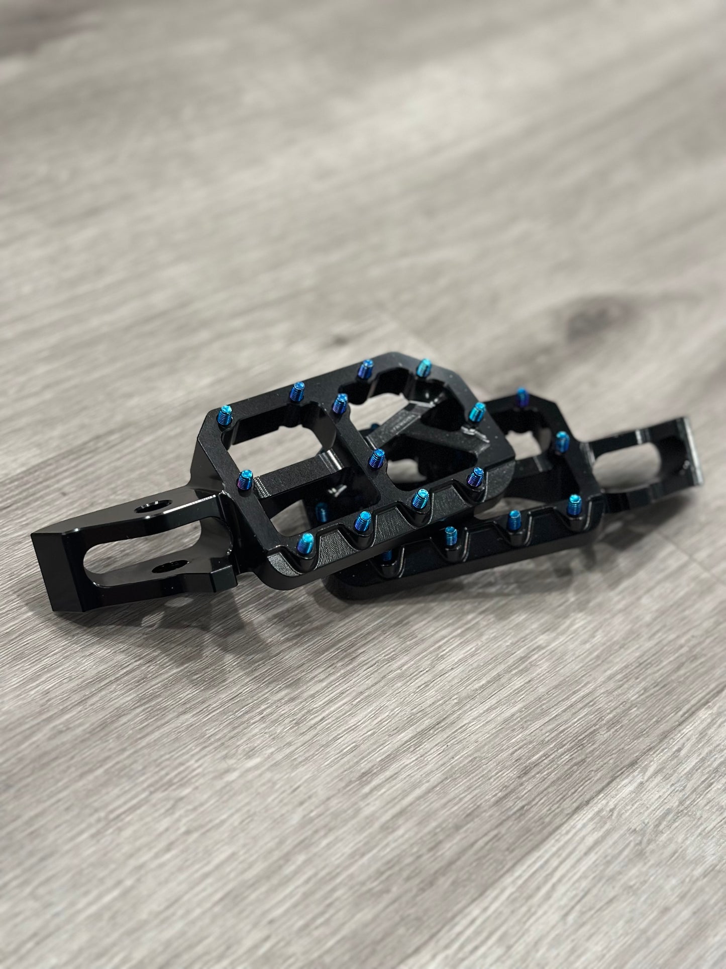 Ultra bee pegs