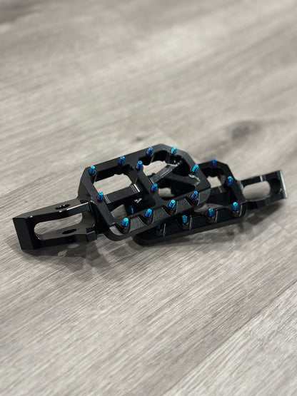 Ultra bee pegs